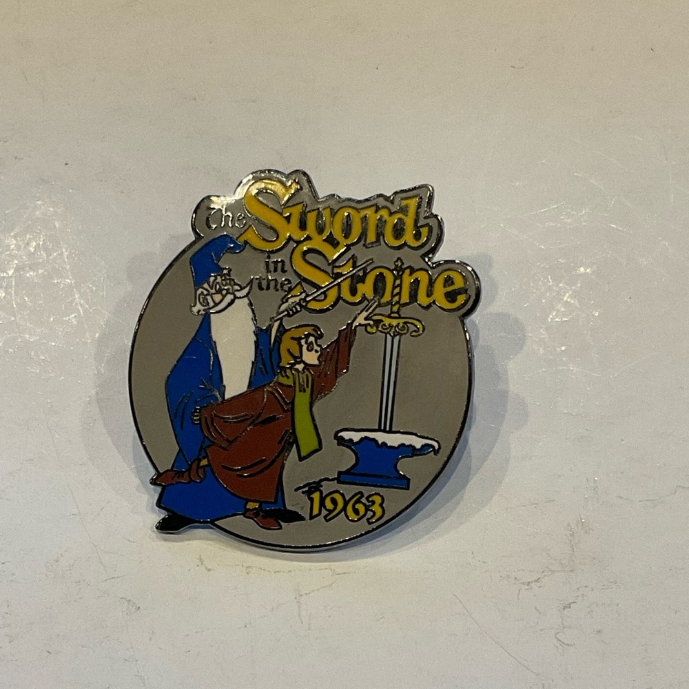 Disney Sword In The Stone Limitted Edition Collectible Pin